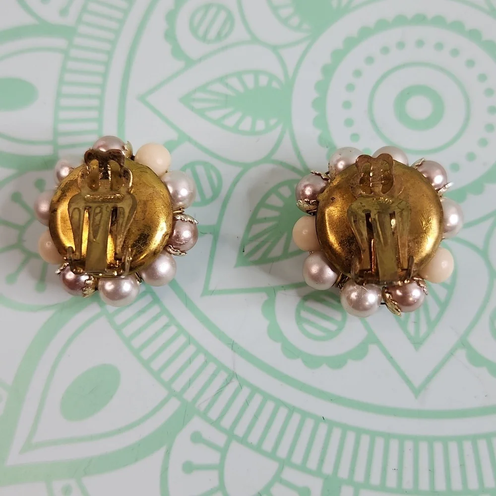 SOLD Vintage Signed Japan Clip-on Earrings - Picture 4 of 6